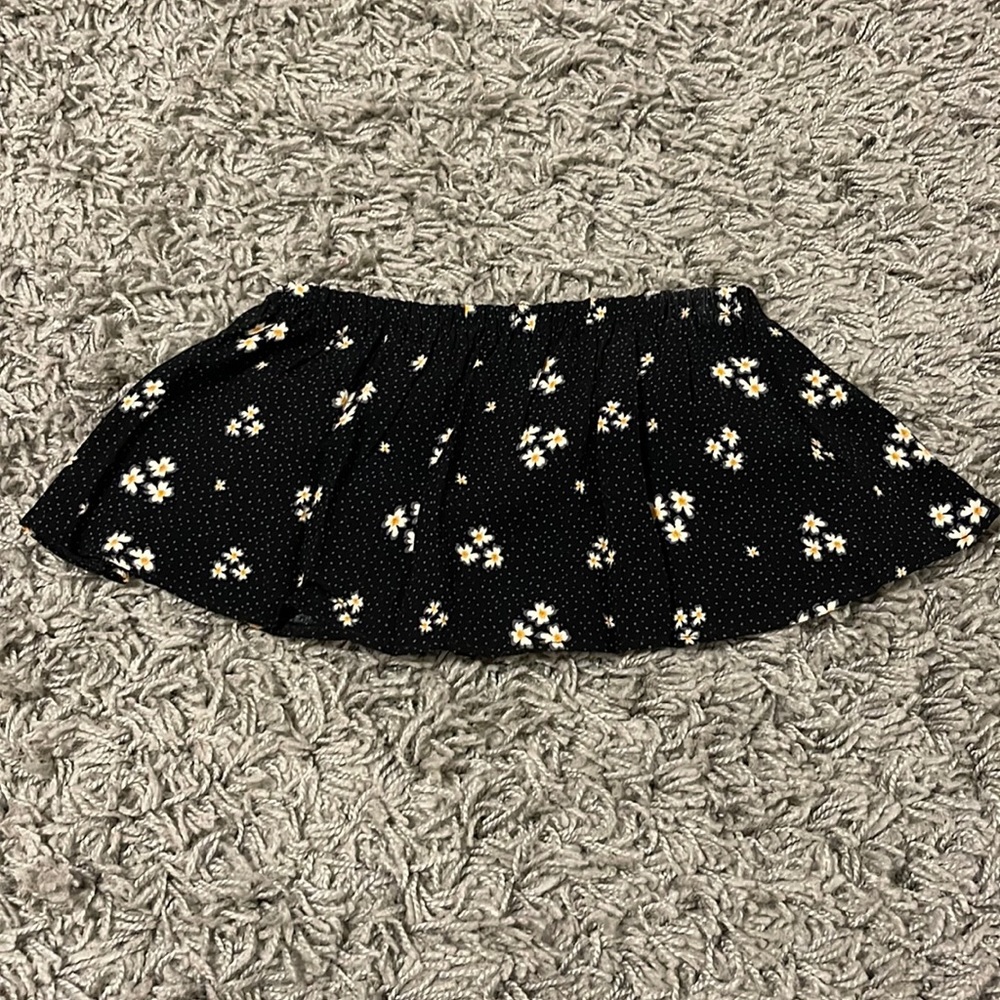 Floral black, white, and yellow flowy tube top American Eagle size Xs